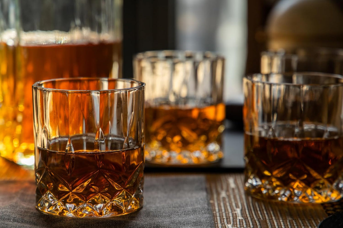 10 Teiliges Whisky Karaffe Whiskygläser Set, Bleifrei Kristallgläser, 900 ml Whiskey Dekanter mit 8x 200ml Gläser für Scotch, Cognac, Whiskykaraffe, Gläser